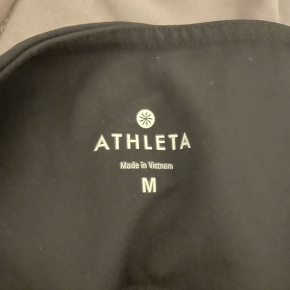 Athleta Mid Rise Salutation Capri - Picture 4 of 4